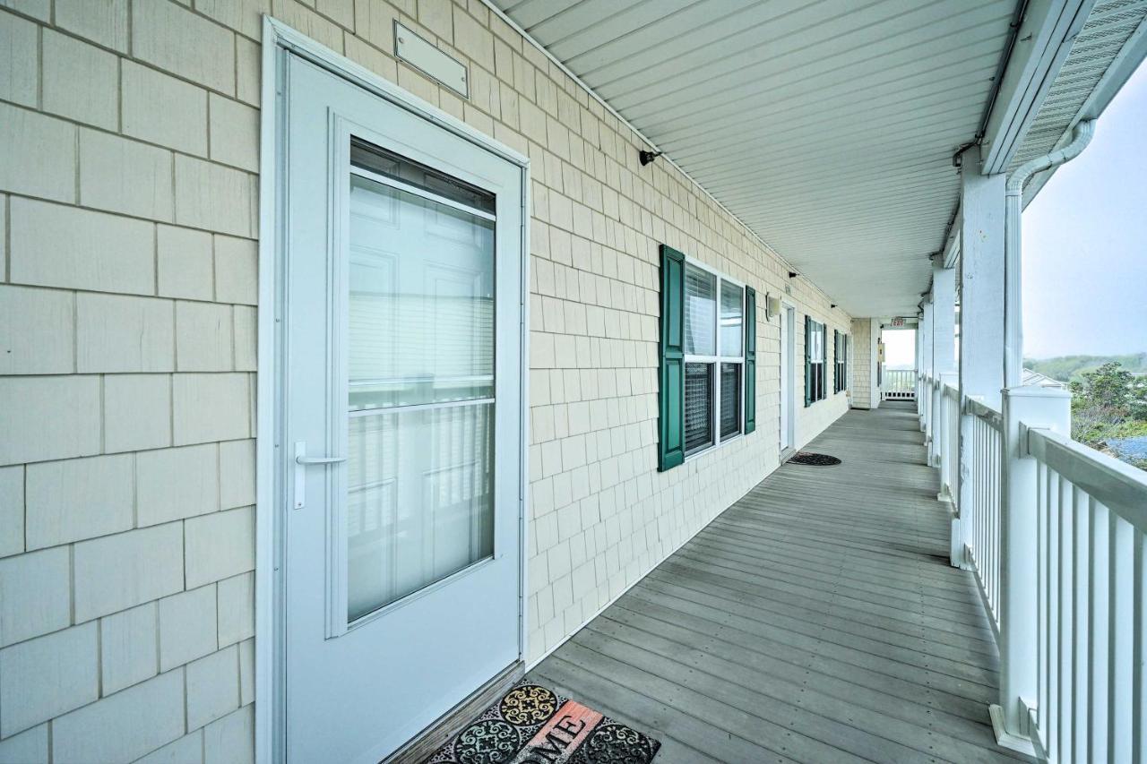 Ocean-View Oak Island Condo, 1 Block To Beach! Exterior photo
