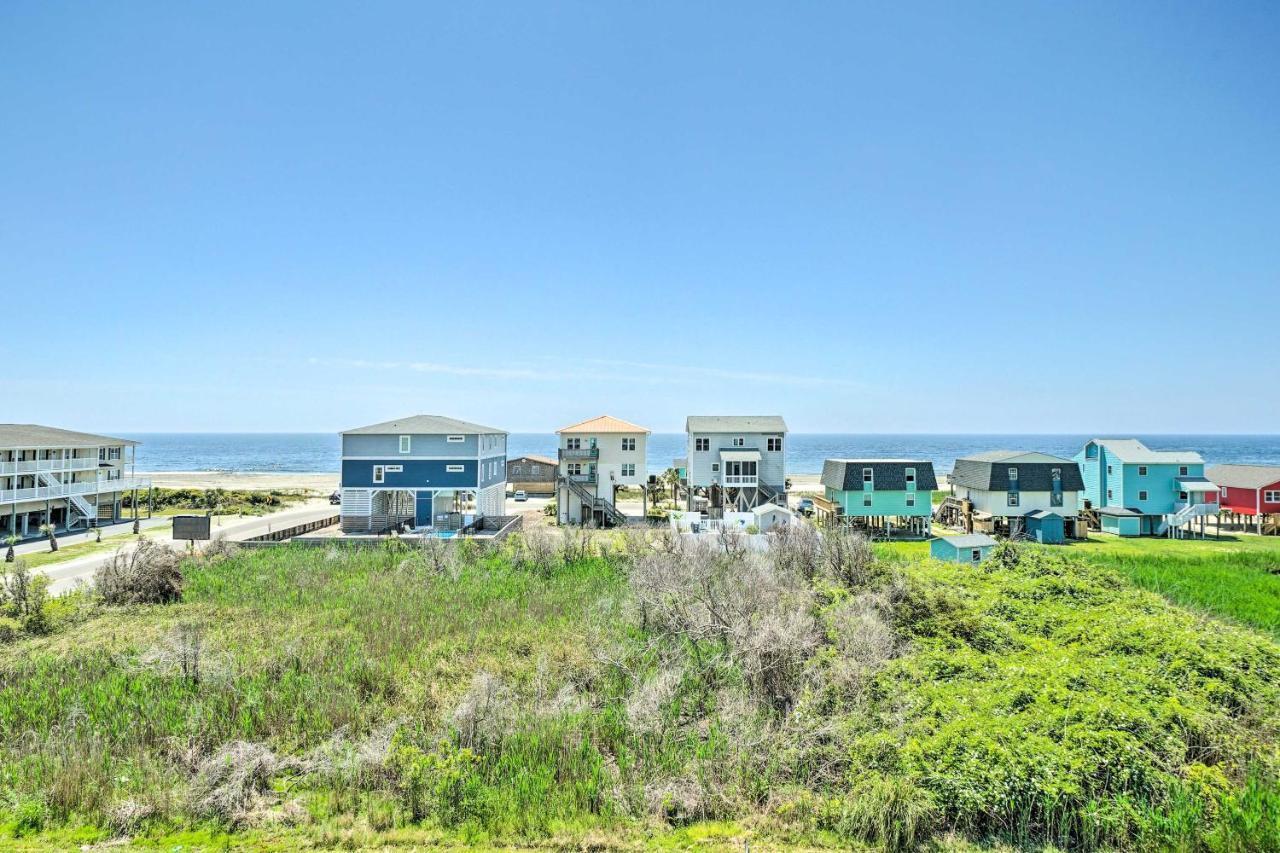 Ocean-View Oak Island Condo, 1 Block To Beach! Exterior photo